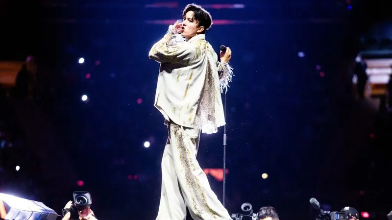 Как прошел грандиозный концерт Димаша Кудайбергена в Нью-Йорке – впечатляющие фото