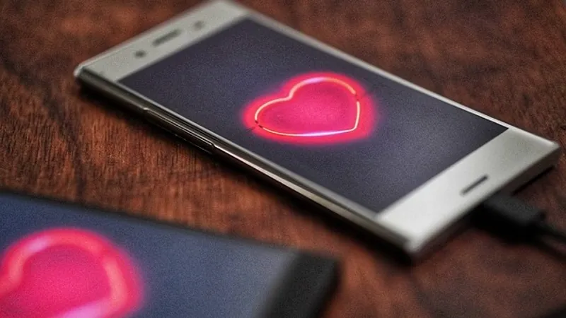 Алматинцы знакомились с девушками в соцсетях и попадали в неприятности