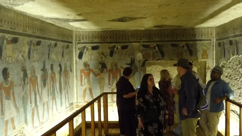 В Египте после 20 лет реставрации для туристов открыли огромную гробницу фараона