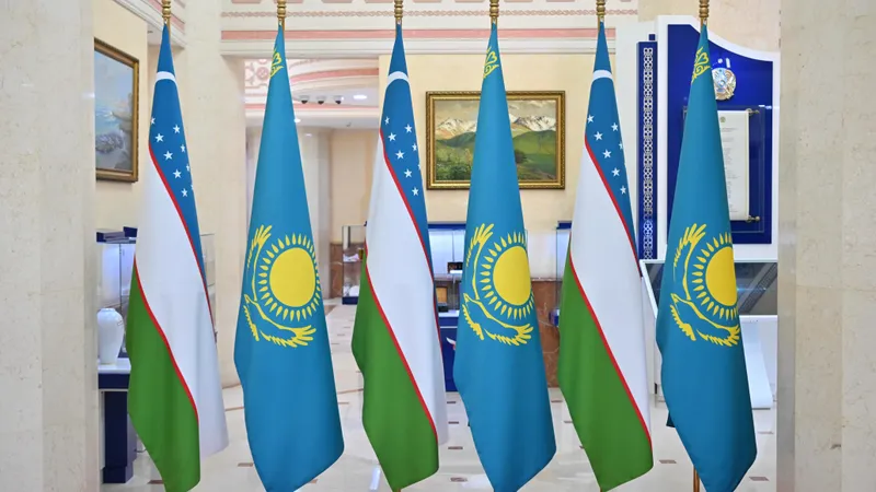 Казахстан и Узбекистан: кто больше занимает денег за границей и для чего