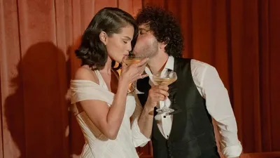 Свадьба певицы Селены Гомес, фото - Новости Zakon.kz от 08.10.2025 18:29