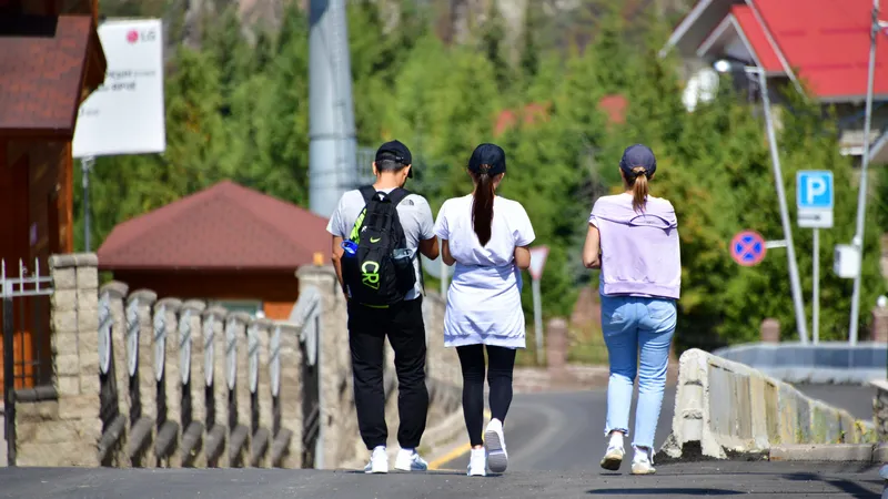 Стало известно, на что больше всего тратят иностранные туристы в Казахстане