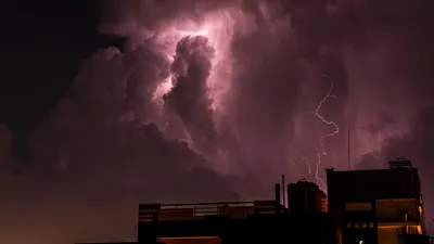 Погода, крыши, гроза, фото - Новости Zakon.kz от 09.10.2025 02:59