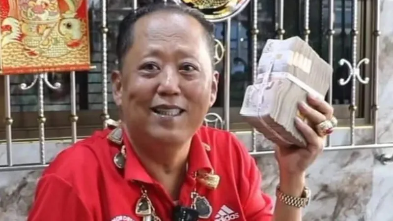 Знаменитый миллионер пообещал большое вознаграждение за избиение пассии сына