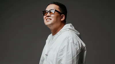 казахстанский поп-певец и солист группы "Арнау" Нуржан Керменбаев, фото - Новости Zakon.kz от 09.10.2025 19:45