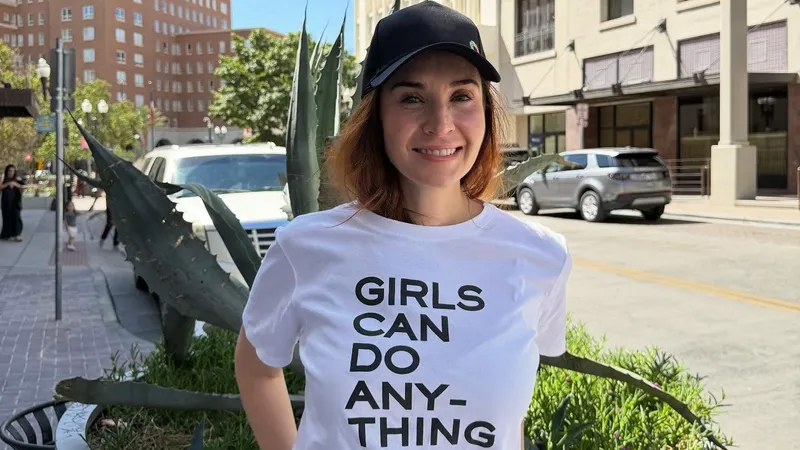 Казахстанка Данна Карагусова вернулась на Землю из космоса: как это было