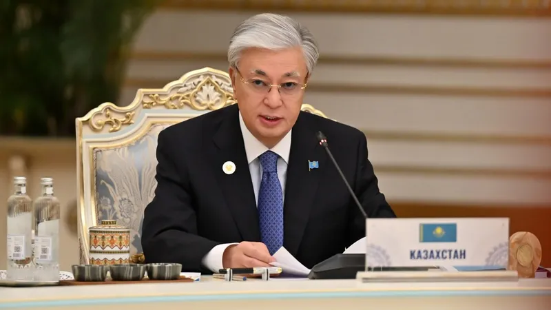 Президент Казахстана заявил о катастрофическом снижении доверия между государствами
