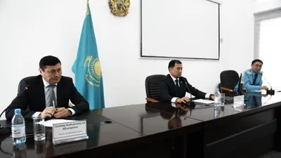 встреча с акимом, фото - Новости Zakon.kz от 10.10.2025 18:20