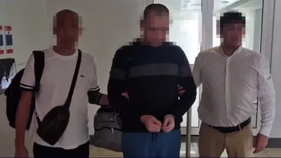 два силовика и задержанный в ОАЭ казахстанец, фото - Новости Zakon.kz от 10.10.2025 09:42