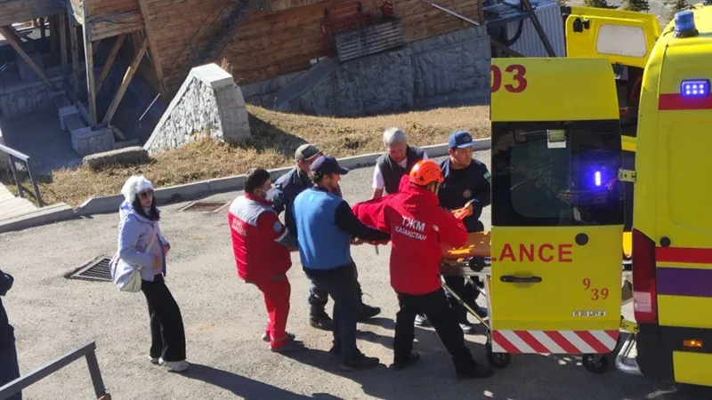 Иностранку срочно эвакуировали с горнолыжного курорта под Алматы