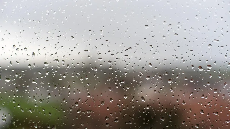 Штормовое предупреждение объявили в 14 областях РК