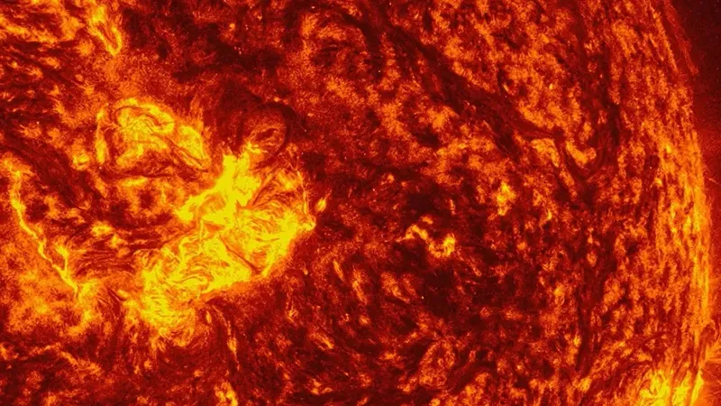 Земля оказалась в центре солнечного шторма: ожидаются мощные магнитные бури