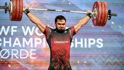Тяжелоатлет Акбар Джураев, Узбекистан , фото - Новости Zakon.kz от 12.10.2025 23:04