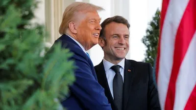 Трамп и Макрон на конференции в Египте, фото - Новости Zakon.kz от 14.10.2025 06:40