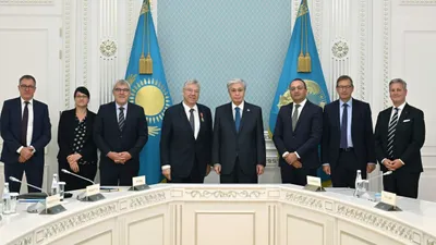 Токаев и делегация, фото - Новости Zakon.kz от 13.10.2025 11:51