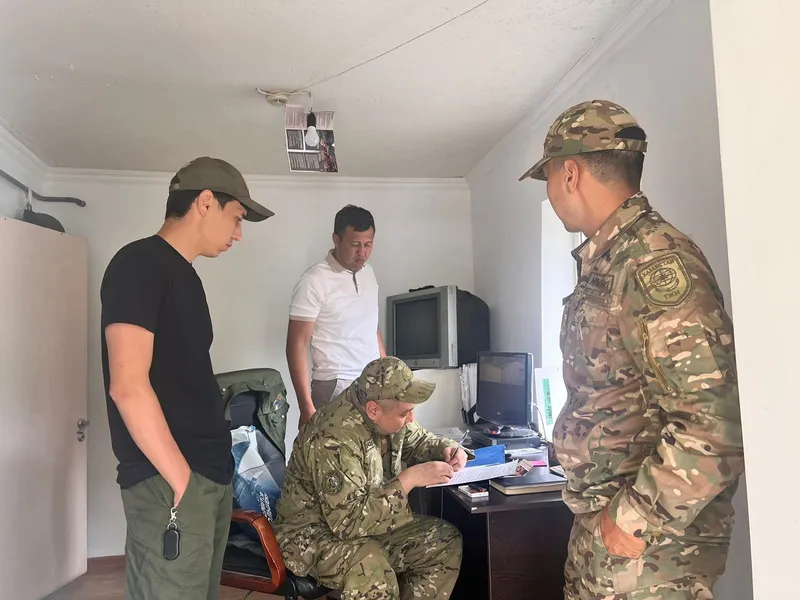 сотрудники Казселезащиты, фото - Новости Zakon.kz от 13.10.2025 12:38