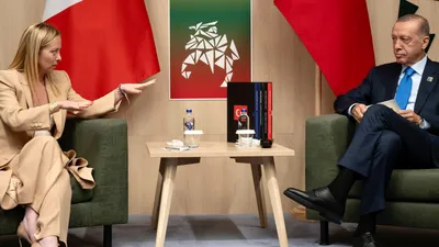 Эрдоган посоветовал Мелони бросить курить, фото - Новости Zakon.kz от 14.10.2025 05:50