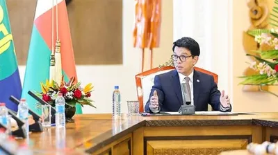 Андри Радзуэлина покинул Мадагаскар на французском военном самолете, фото - Новости Zakon.kz от 14.10.2025 00:23