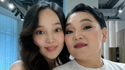 актриса, модель и дизайнер Айжулдыз Адайбекова, певица Жанар Айжанова, фото - Новости Zakon.kz от 13.10.2025 15:31