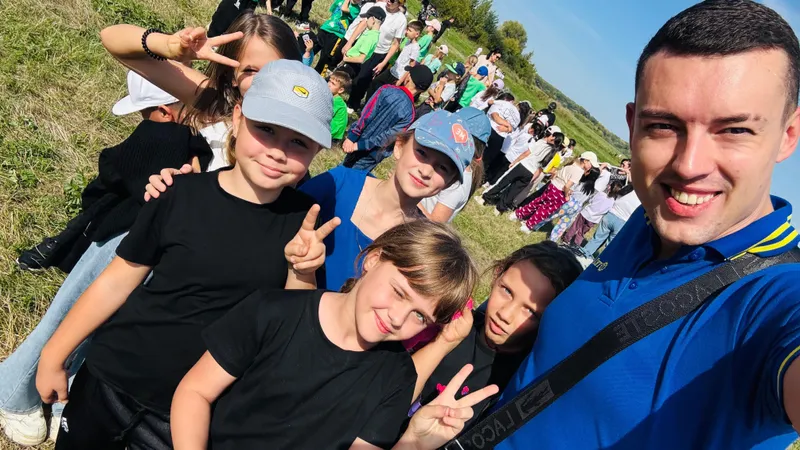 Миллионные просмотры в TikTok и дружба с детьми: как учитель из Павлодара ломает стереотипы об образовании