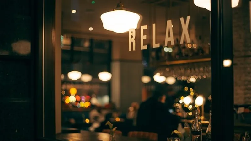 Ограничить время продажи алкоголя в кафе и ресторанах предлагает МВД