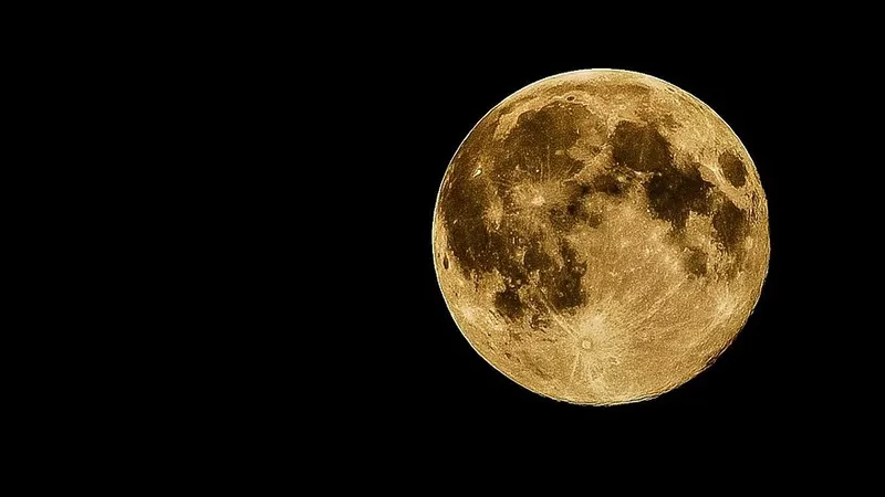 Ученые выдвинули новую теорию происхождения самого большого лунного кратера