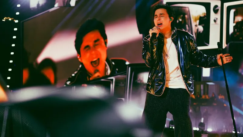 "Это было на мировом уровне!": концерт Мираса Жугунусова в Алматы взорвал соцсети