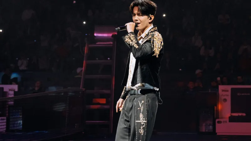 Болею за всех, кто под флагом Казахстана: как Димаш Кудайберген феерично выступил в Алматы