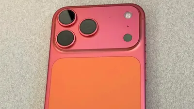 Оранжевые iPhone 17 Pro Max меняют цвет на розовый, фото - Новости Zakon.kz от 16.10.2025 07:50