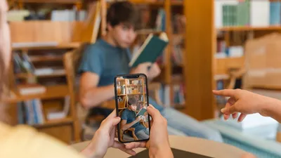 Съемка, телефон, библиотека , фото - Новости Zakon.kz от 15.10.2025 15:53