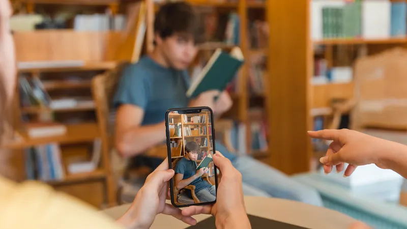 Депутат рекомендовал родителям не разрешать снимать Reels c их детьми в школах