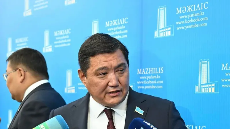 Ждем зарплату: депутат признался, что живет на рассрочках