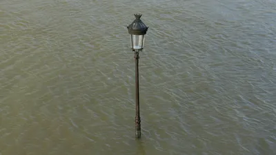 затопленный фонарный столб, фото - Новости Zakon.kz от 16.10.2025 10:44