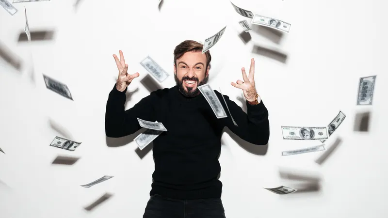 Астрологи назвали знаки зодиака, которых ждет октябрьский денежный бум