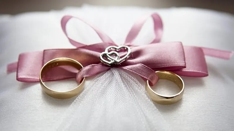 Выкуп в 92 миллиона тенге заплатил 74-летний дедушка за молодую невесту в Индонезии