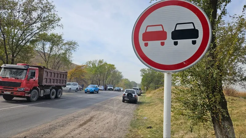 трасса в Алматинской области, фото - Новости Zakon.kz от 17.10.2025 15:07