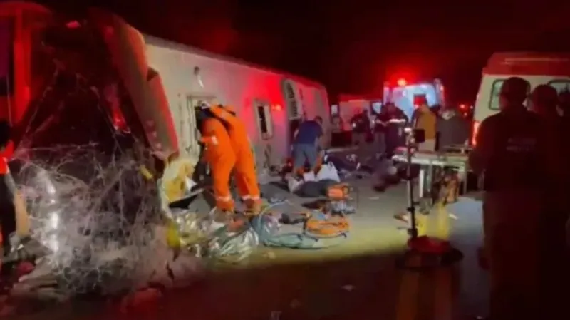 17 человек погибли в Бразилии в результате страшного ДТП