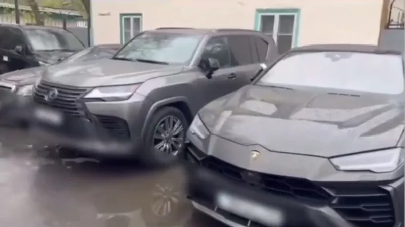 Хищение 2 млрд тенге: арестованы элитные квартиры, машины и лошади депутата маслихата в ВКО