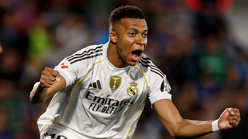 Мбаппе забил в 11-м матче подряд и принес победу "Реалу"