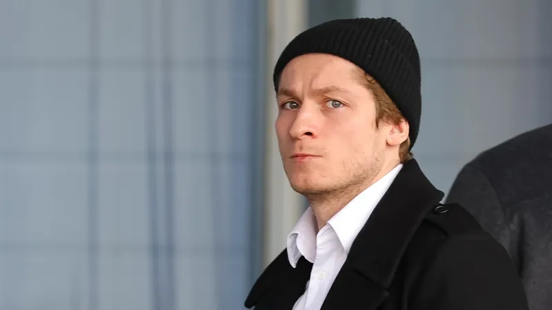 Лидер сборной Казахстана помог "Металлургу" войти в историю КХЛ