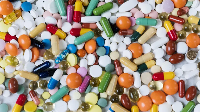 Врач объяснил, почему опасно пить антибиотики просто так