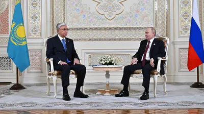 Президент Республики Казахстан Касым-Жомарт Токаев и Президент Российской Федерации Владимир Путин, Касым-Жомарт Токаев и Владимир Путин, Путин и Токаев, Токаев и Путин, Россия и Казахстан, Казахстанско-российские отношения, РФ и РК, отношения России и Казахстана, сурет - Zakon.kz жаңалық 11.11.2025 09:32