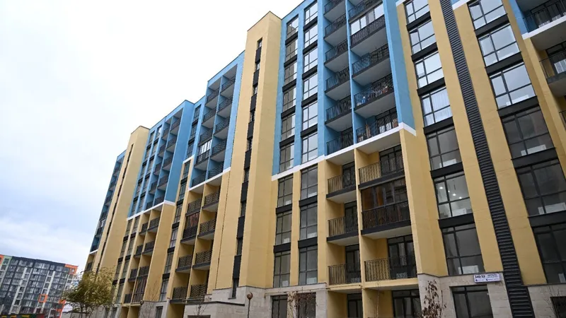 В Алматы активно реализуют программы по строительству и реновации жилья