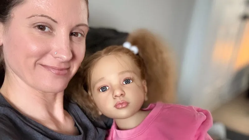 10 миллионов тенге потратила американка на коллекцию реалистичных кукол