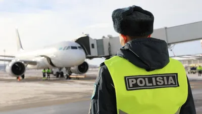 иностранца наказали в Астане за нарушение порядка на борту самолета , фото - Новости Zakon.kz от 22.10.2025 21:39