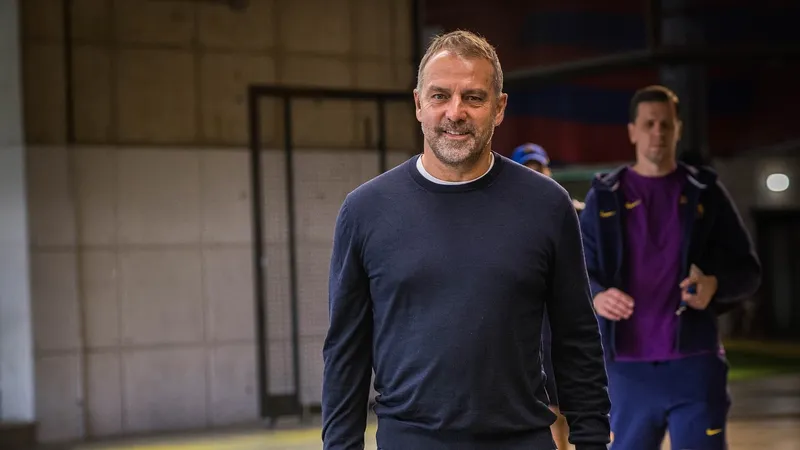 Наставник "Барселоны" Флик дисквалифицирован на матч с "Реалом"