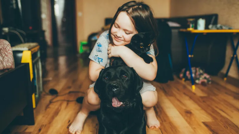 Как выбрать питомца для ребенка и научить его заботе