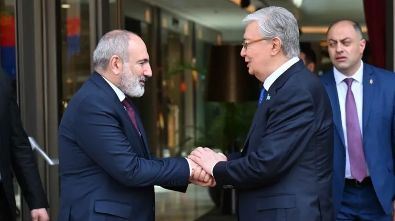 Пашинян поблагодарил Токаева после важного заявления Алиева в Астане