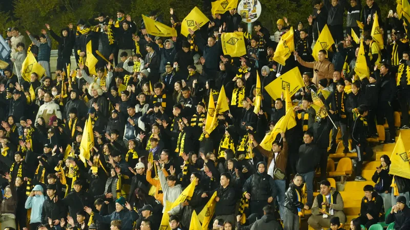 Перекупщики билетов на матч "Кайрат" – "Реал": наказали лишь двоих – за приставание