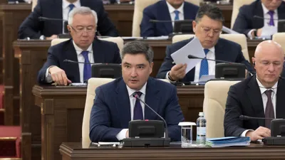 премьер-министр Олжас Бектенов, фото - Новости Zakon.kz от 22.10.2025 14:22